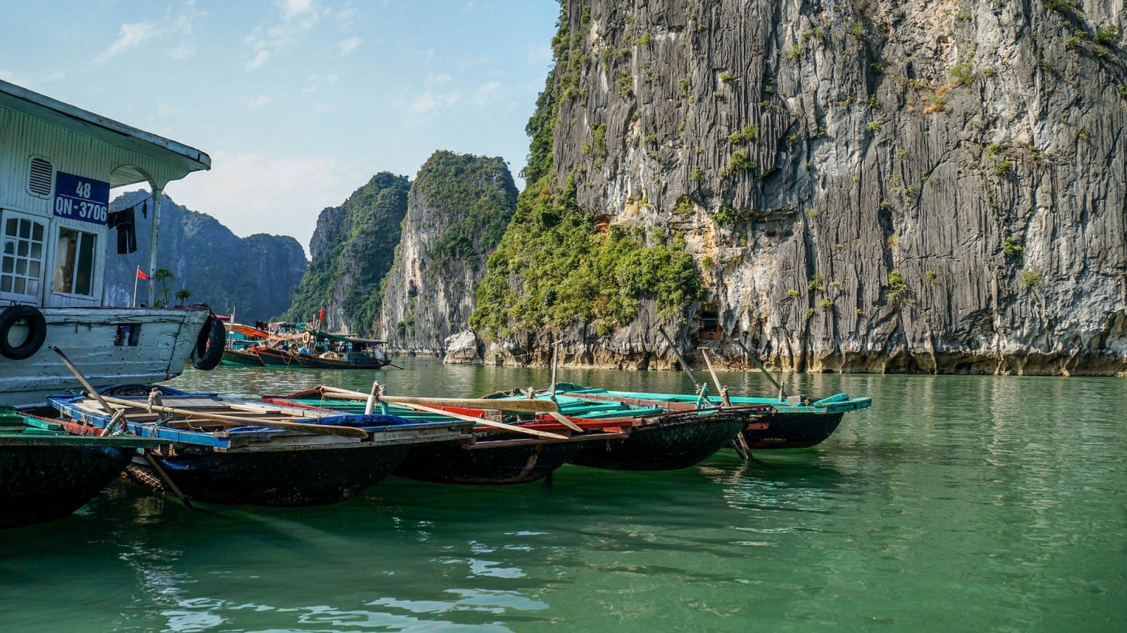 Cua Van Floating Village. Photo by konshoe, tripadvisor.
