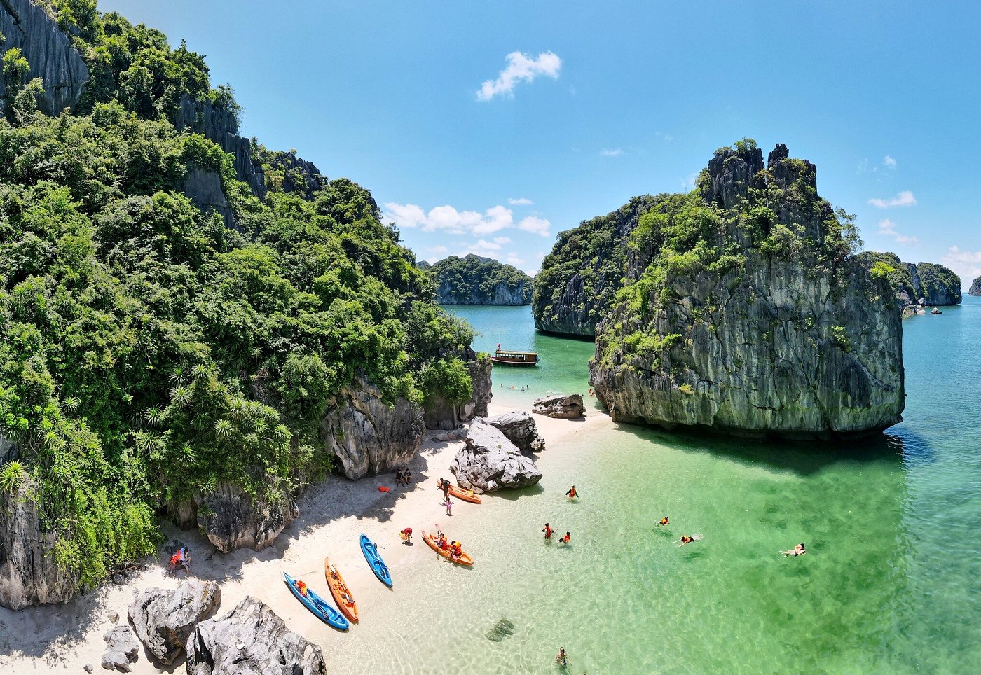 Kayaking in Dark and Bright Caves. Photo by Anna, tripadvisor.