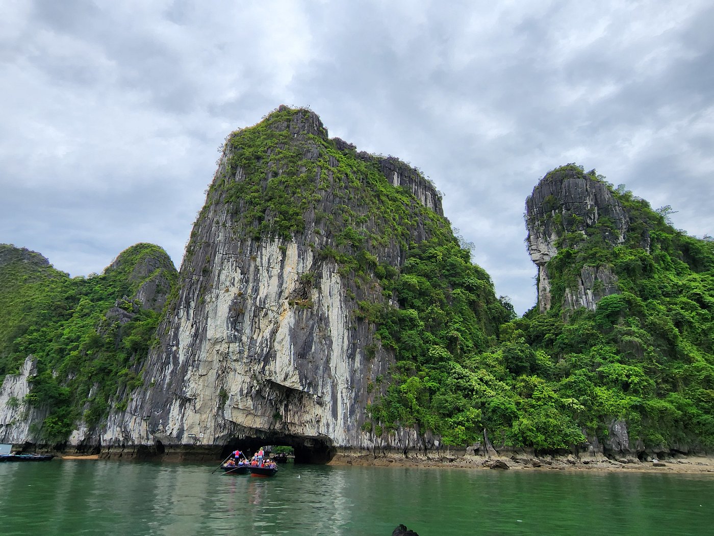 Luon Cave. Photo by tripadvisor.