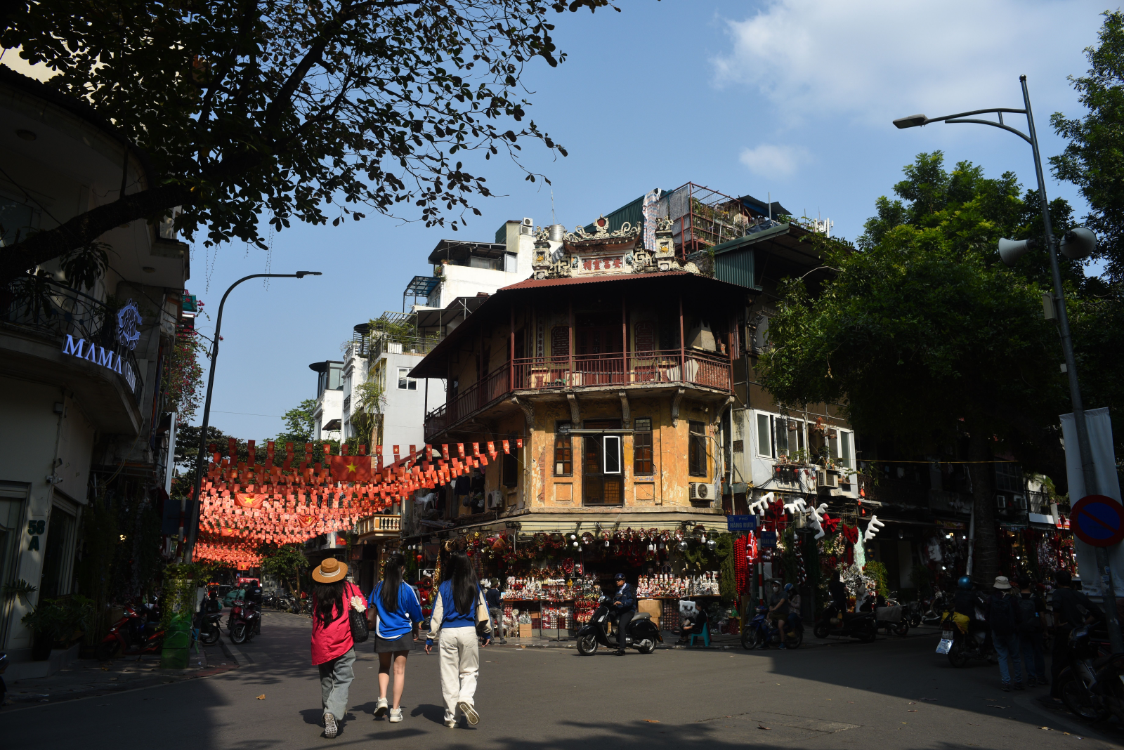 Hanoi Old Quarter. Photo by pexels.