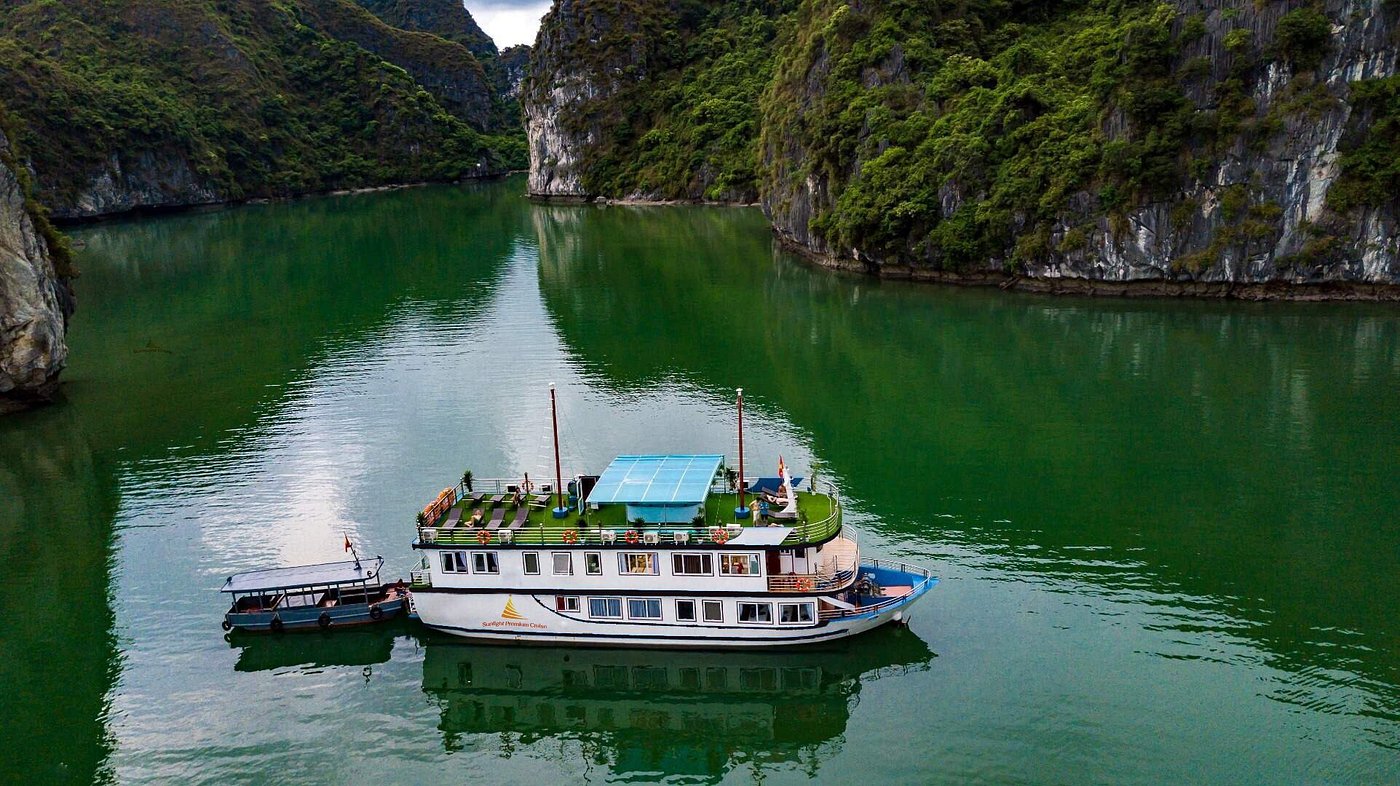 Bright and Dark Caves. Photo by kenny, tripadvisor.