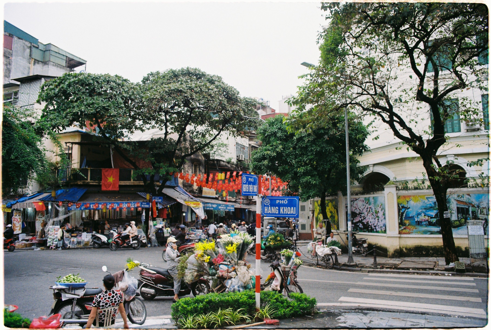 Hanoi Old Quarter. Photo by pexels.